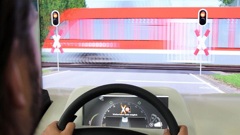 Rail2X fuer mehr Sicherheit am Bahnübergang