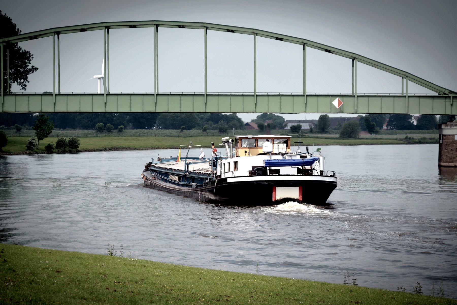 Publication »Driving Dynamics of Inland Vessels« available