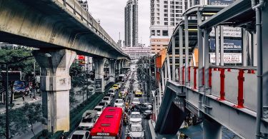 Wissenschaftler stellen Konzept für Straßenverkehr ohne Staus vor