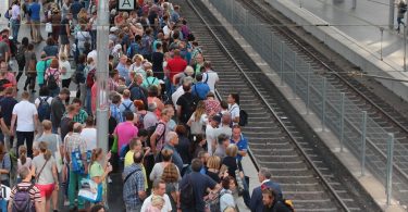 Crowd-Management Bahnsteig