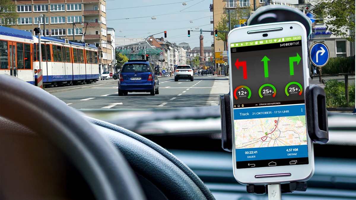 AmpelphasenAssistent Smart unterwegs im Großstadtverkehr AmpelphasenAssistent Smart unterwegs im Großstadtverkehr