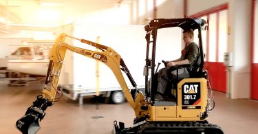 Elektrischer Bagger mit Caterpillar-Basismaschine und ecovolta-Akkupack