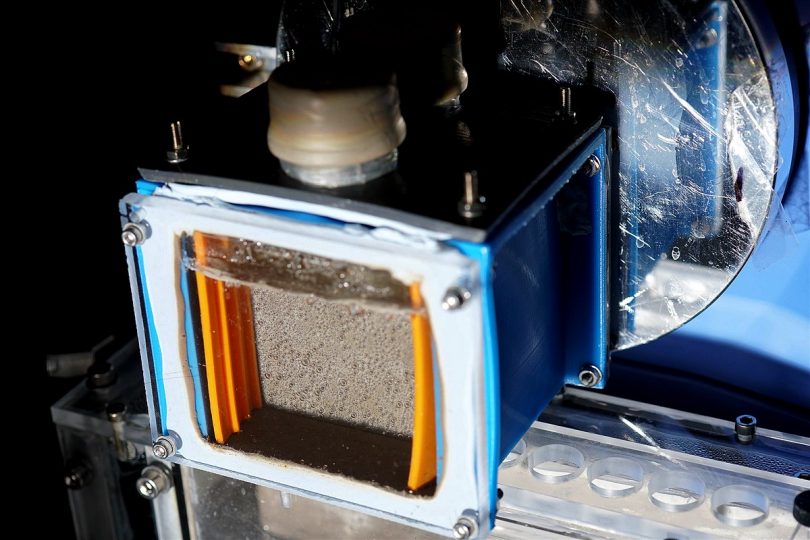 wireless device makes clean fuel from sunlight, CO2 and water