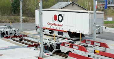 LKW auf die Schiene: duisport investiert in CargoBeamer