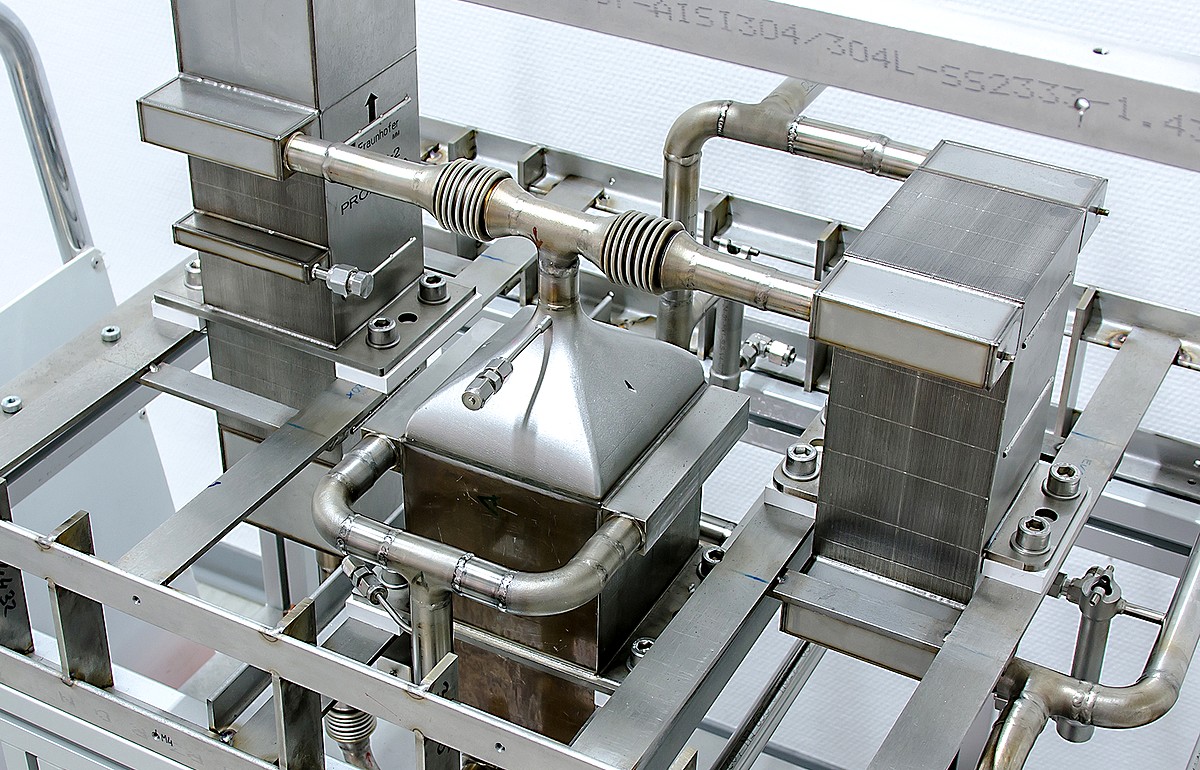 Optimized reformers obtaining hydrogen from methanol