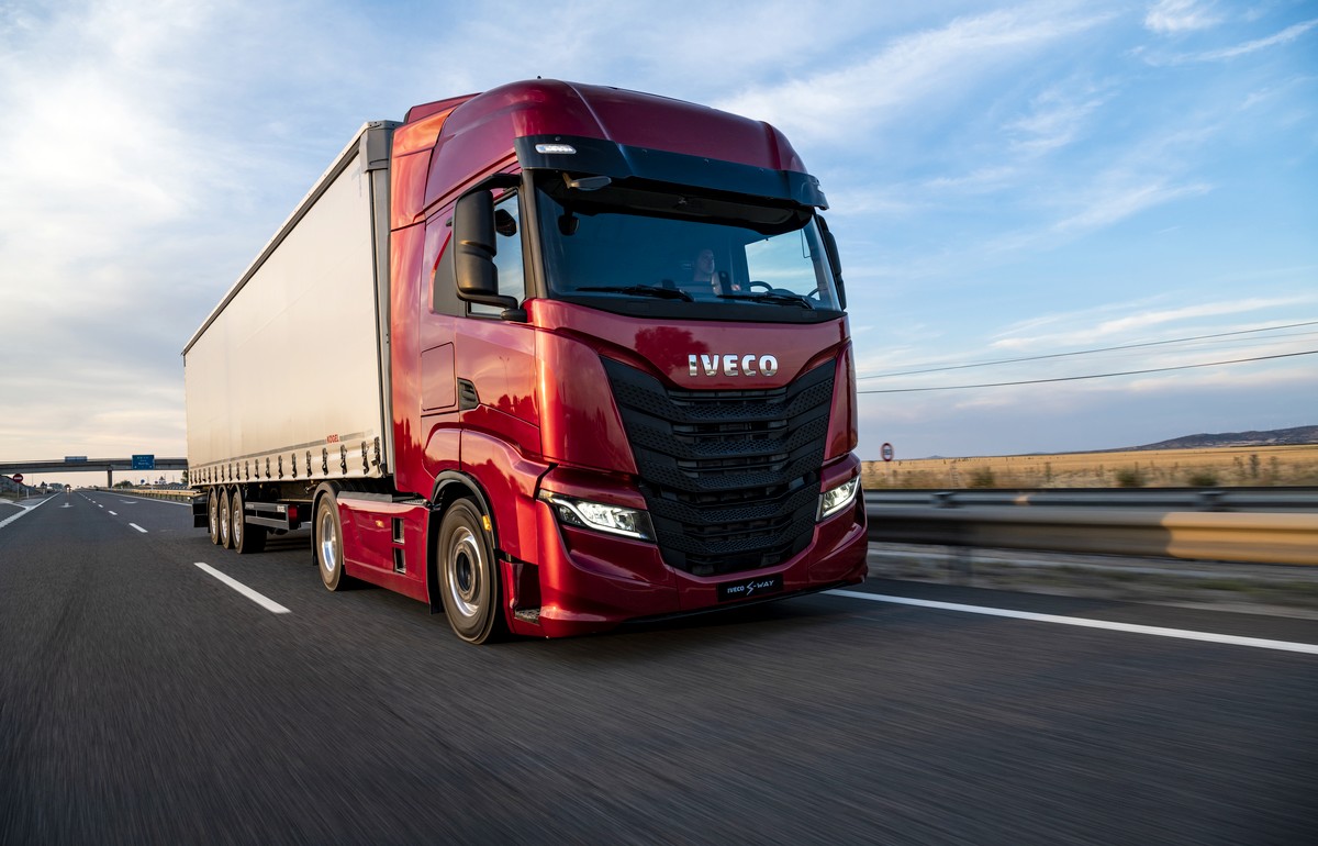 Iveco and Plus Start Public Road Testing of their Highly Automated Truck in Germany