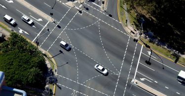 DEKOR-X: Straßenkreuzungen durch Vernetzung sicherer machen