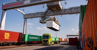 ANITA-Projektziele erreicht: Entwicklung, digitale Integration und Praxistests eines autonomen LKW im Containerumschlag